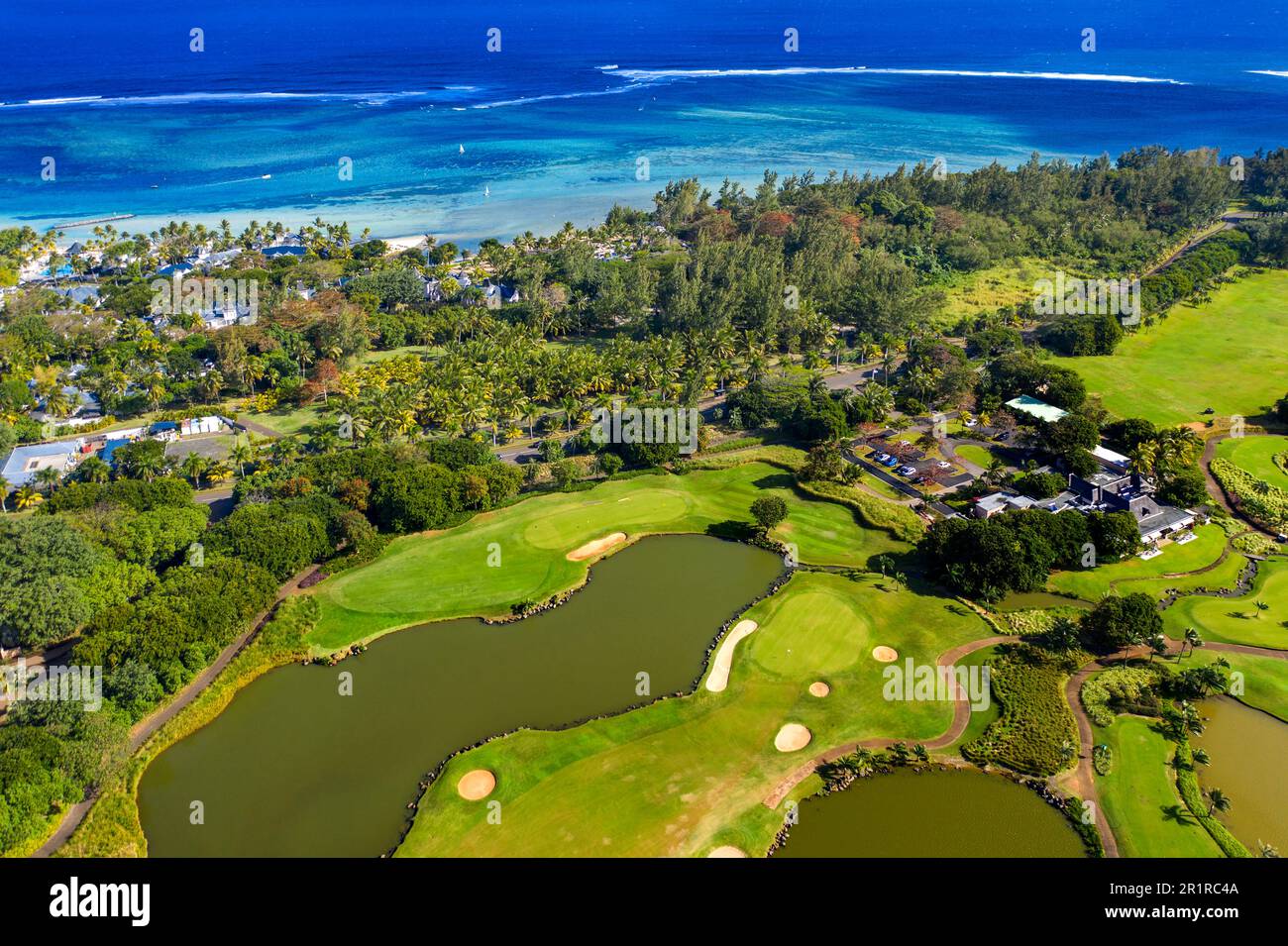 Heritage Golf Club kurzer Platz im Schloss Le Château de Bel Ombre, altes Schloss im tropischen Garten am Strand von Bel Ombre, Mauritius. Stockfoto
