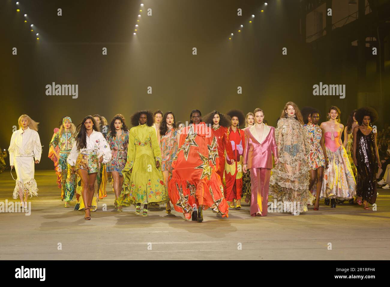 Sydney, Australien. 15. Mai 2023. Models laufen während der ALEMAIS-Show während der Afterpay Australian Fashion Week 2023 bei Carriageworks am 15. Mai 2023 in Sydney, Australien. Guthaben: IOIO IMAGES/Alamy Live News Stockfoto