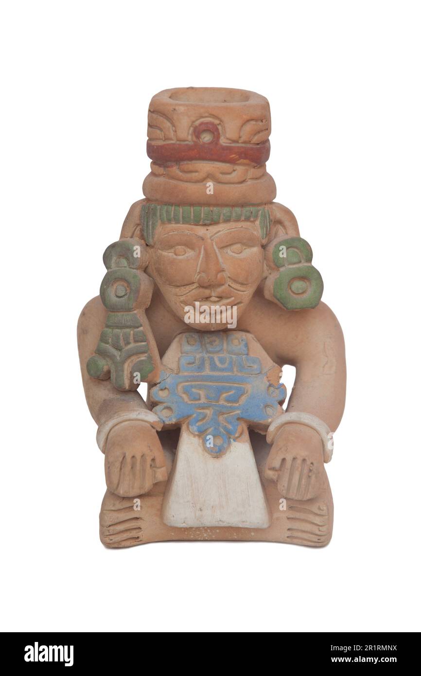 Souvenir der Maya-Zivilisation, Terrakotta-Replikate. Isoliert auf weißem Hintergrund. Stockfoto