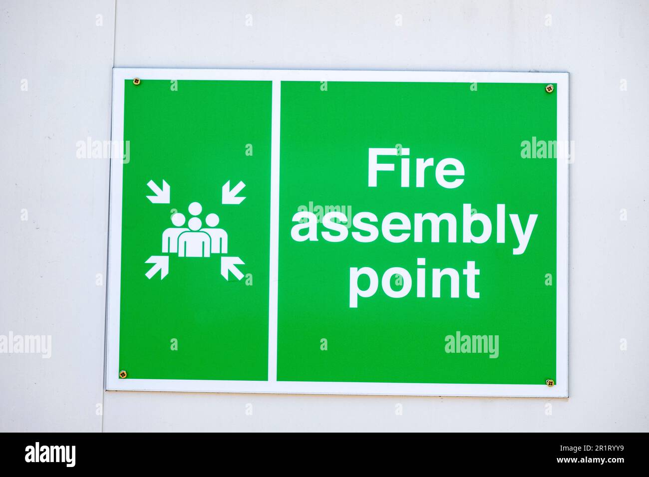 Sammelpunkt Feuer, Schild Gesundheit & Sicherheit UK Stockfoto