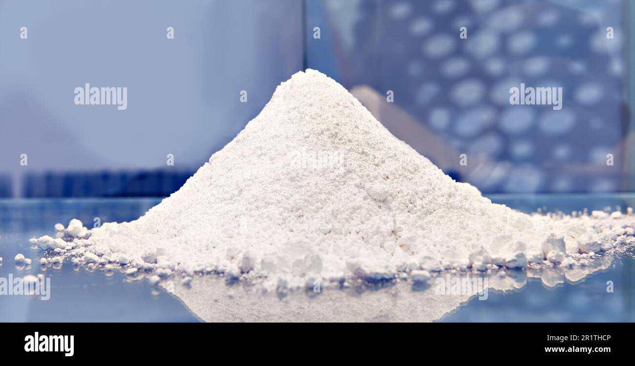 Ein Stapel weißes Pulver, ähnlich Kokainmedikament Stockfoto