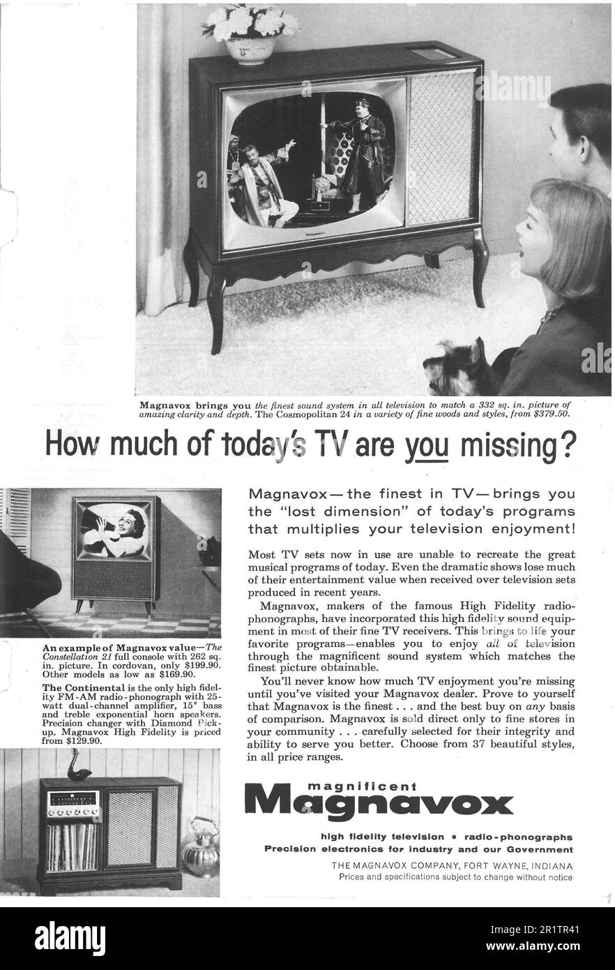 Magnavox TV, Solid-State-Stereo-Konsole, Werbung für Heimelektronik in einer Zeitschrift NatGeo, Juli 1958 Stockfoto
