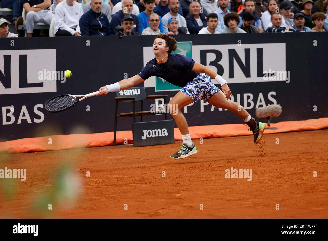 Rom, Italien. 15. Mai 2023; Foro Italico, Rom, Italien: ATP 1000 Masters  Rome, Tag 8; Jeffrey John Wolf (USA) kehrt gegen Alexander Zverev (GER)  zurück Kredit: Action Plus Sports Images/Alamy Live News Stockfotografie -  Alamy