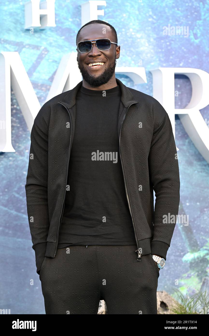 London, Großbritannien. 15. Mai 2023. Stormzy nimmt an der britischen Premiere der Live-Action-Neuvorstellung der kleinen Meerjungfrau in Odeon Luxe, Leicester Square, London Teil. Foto: Montag, 15. Mai 2023. Der Bildausdruck sollte lauten: Credits: Matt Crossick/Alamy Live News Stockfoto