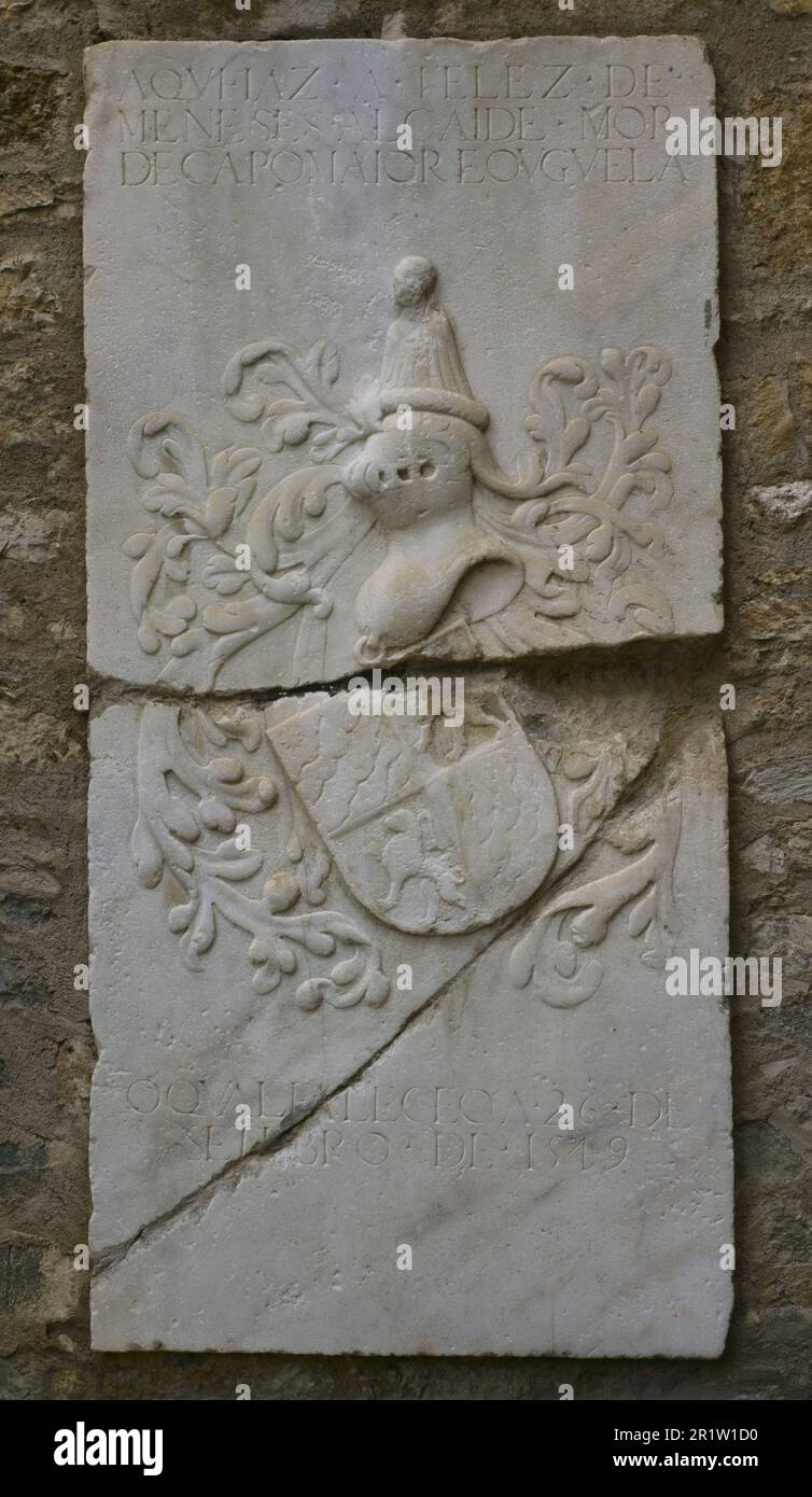 Grabstein von Afonso Teles de Meneses, 17. Jahrhundert. Von Campo Maior (Portugal). Archäologisches Museum Von Carmo. Lissabon, Portugal. Stockfoto