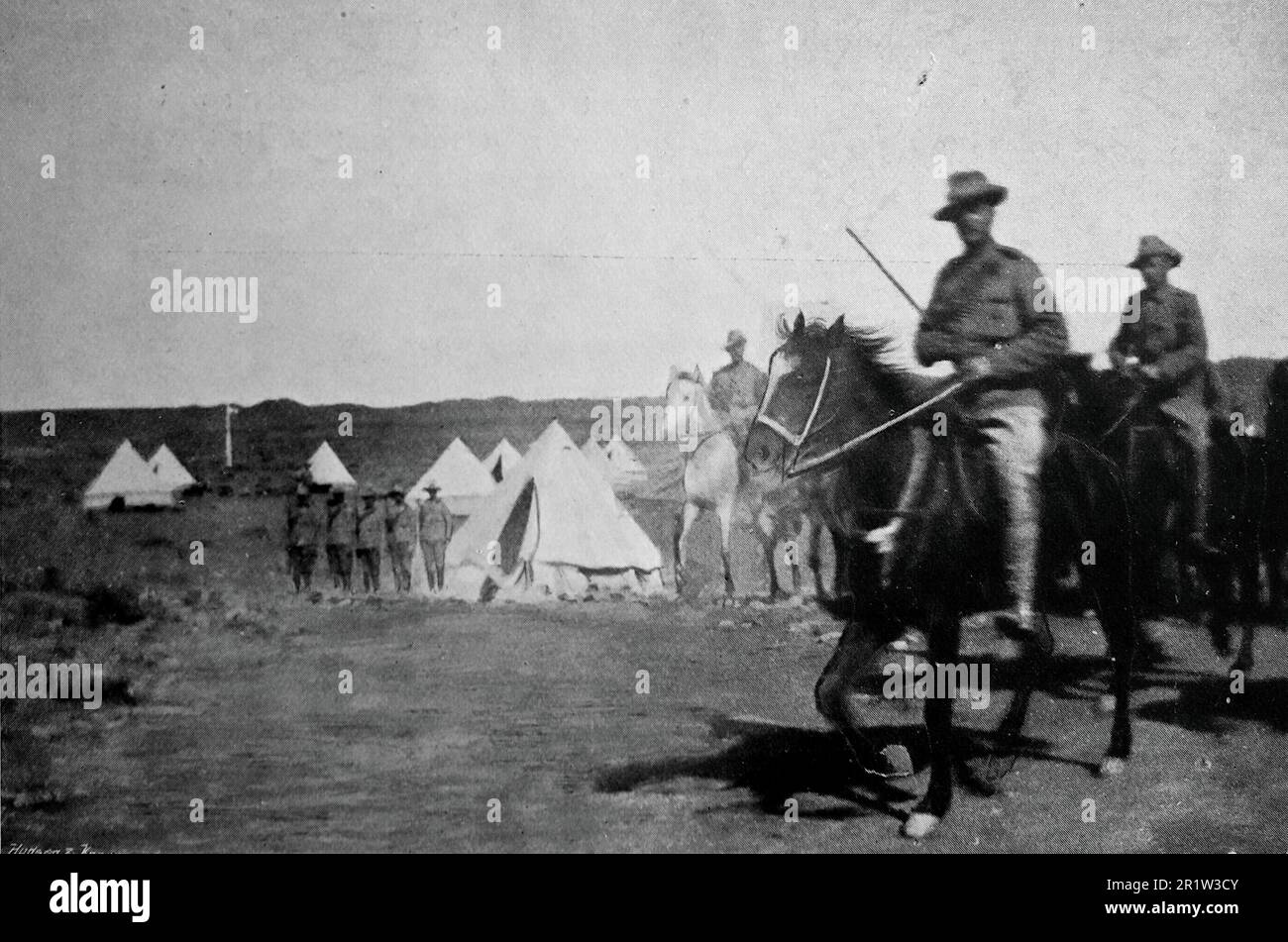 Der Burenkrieg, auch bekannt als der zweite Burenkrieg, der südafrikanische Krieg und der Anglo-Boer-Krieg. Dieses Bild zeigt: Kitchener's Own: Eine Patrouille des südafrikanischen Leichtpferdes. Originalfoto von ‚Navy and Army‘, c1899. Stockfoto