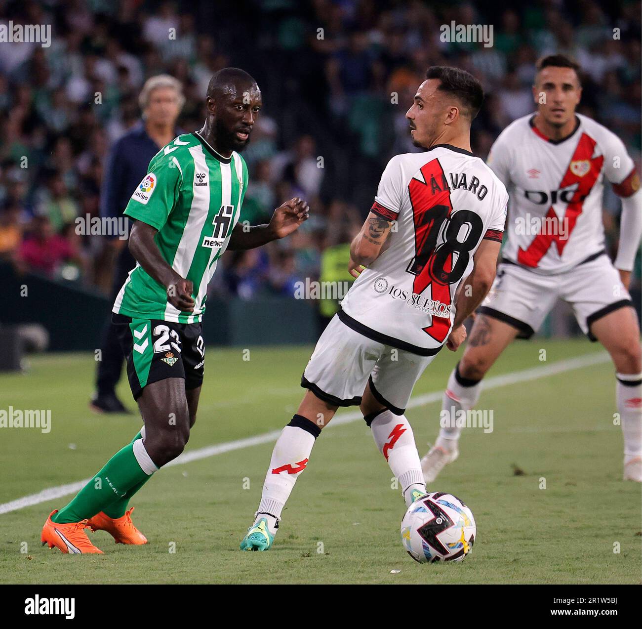 Spanisches Fußballspiel La Liga Real Betis gegen Rayo Vallecano im Benito Villamarin Stadion, Sevilla, Spanien. 15. Mai 2023. JORNADA 34 LIGA SANTANDER ESTADIO BENITO VILLAMARIN REAL BETIS-UD RAYO VALLECANO 900/Cordon Press Credit: CORDON PRESS/Alamy Live News Stockfoto