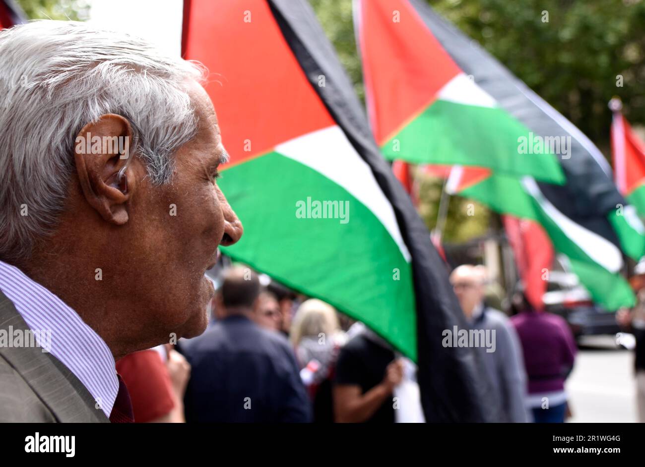 Madrid, Spanien. 14. Mai 2023. Ein alter Palästinenser sieht während der Demonstration traurig aus. Marsch gegen Israel zum 75. Jahrestag der Nakba in Madrid Credit: SOPA Images Limited/Alamy Live News Stockfoto