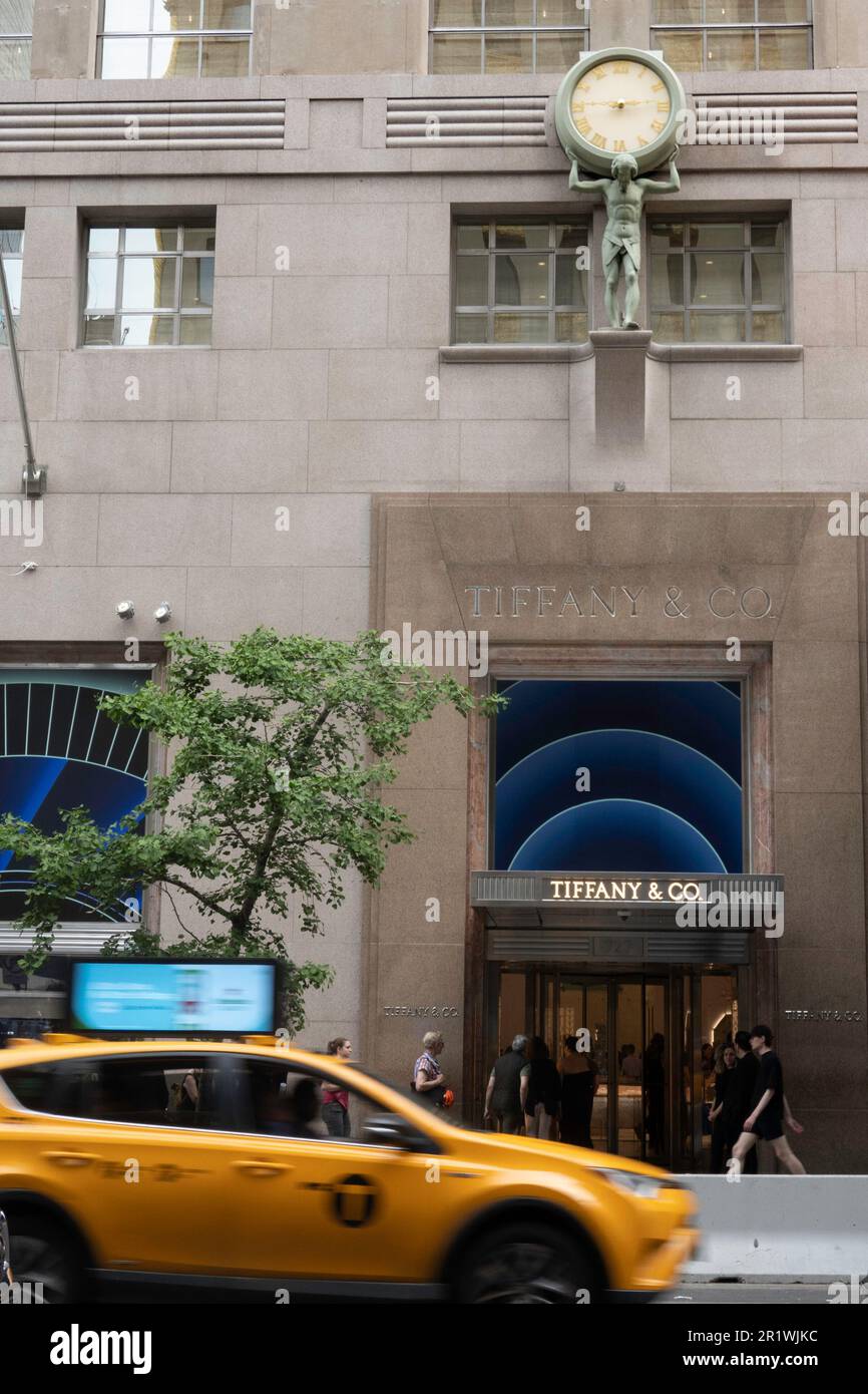 Der Tiffany and Company Flagship Store befindet sich auf der Fifth Avenue im Herzen von Manhattan, 2023, USA Stockfoto