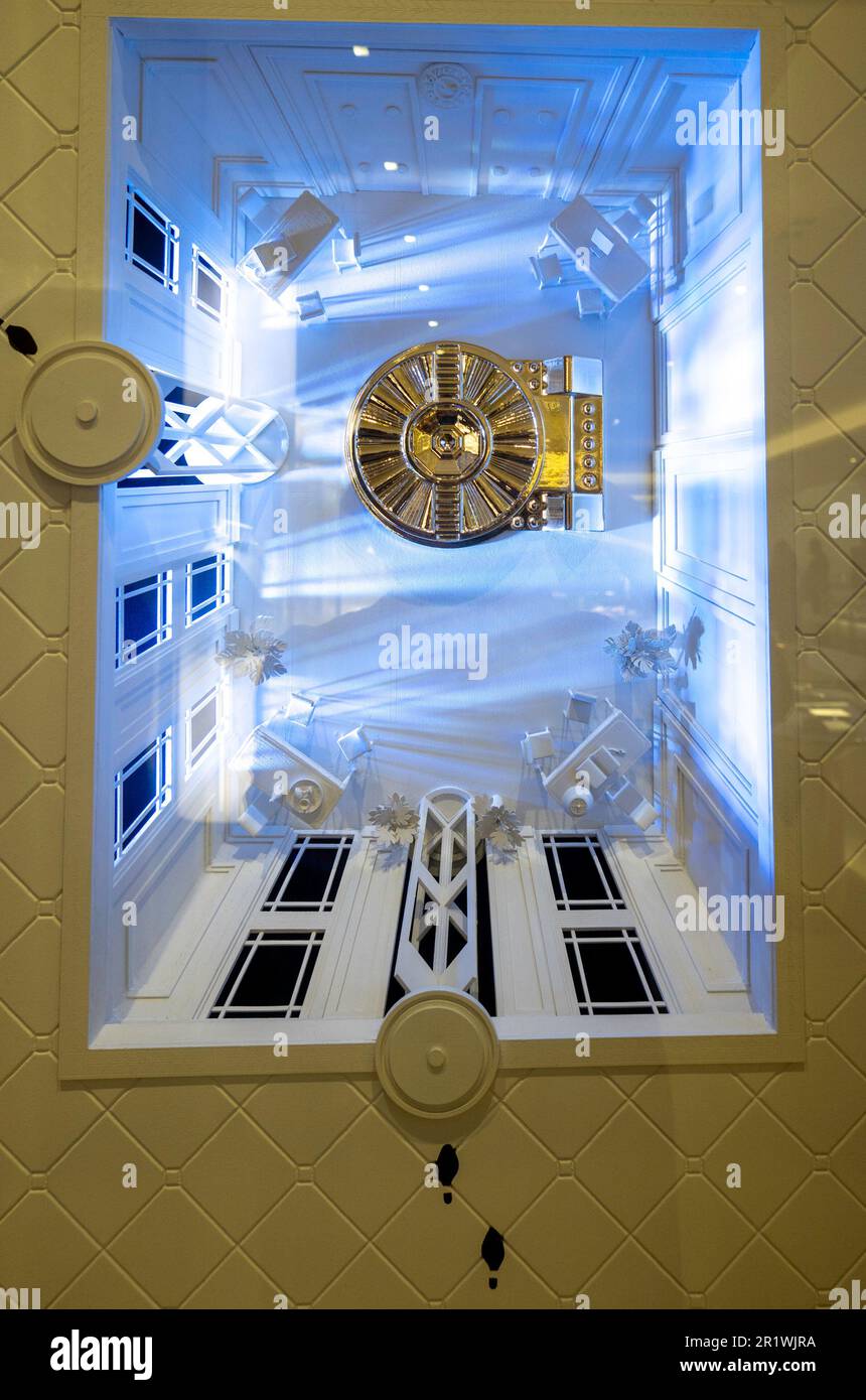 Der Tiffany & Co. Flagship-Juwelierladen in der Fifth Avenue eröffnete im April 2023 in New York City, USA, seinen neu gestalteten Bereich neu Stockfoto