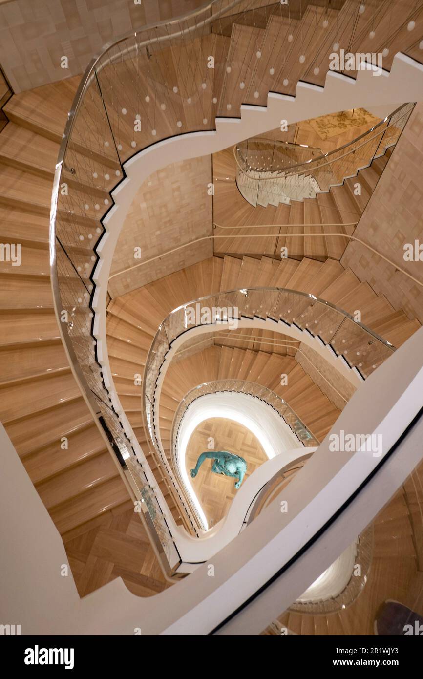 Der Tiffany & Co. Flagship-Juwelierladen in der Fifth Avenue eröffnete im April 2023 in New York City, USA, seinen neu gestalteten Bereich neu Stockfoto