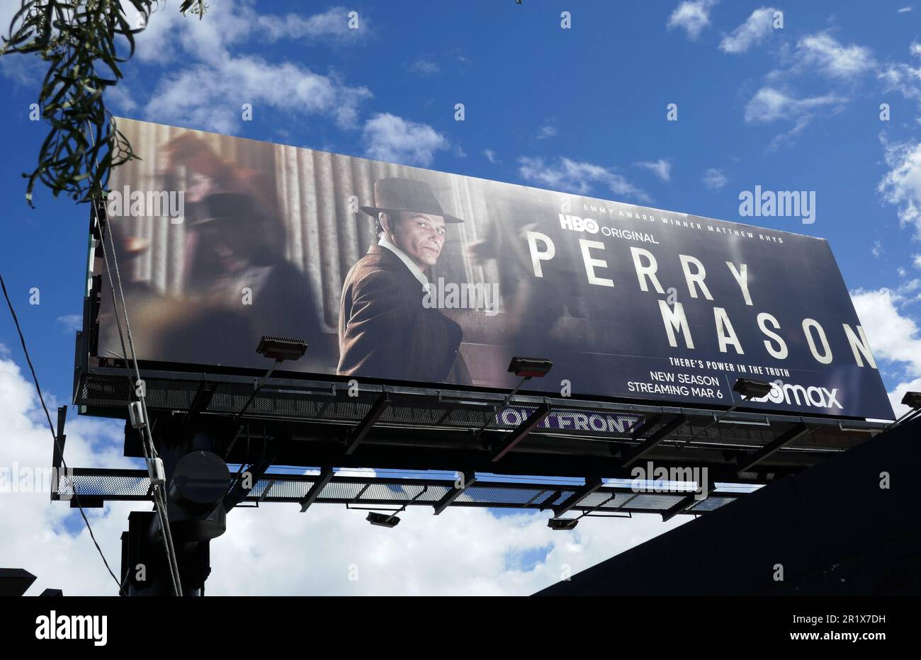 Los Angeles, Kalifornien, USA 30. März 2023 Perry Mason Billboard am 30. März 2023 in Los Angeles, Kalifornien, USA. Foto: Barry King/Alamy Stock Photo Stockfoto