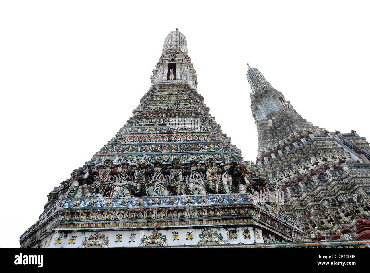 Der zentrale Turm des Wat Arun („Tempel der Morgenröte“) in Bangkok, Thailand, Stockfoto