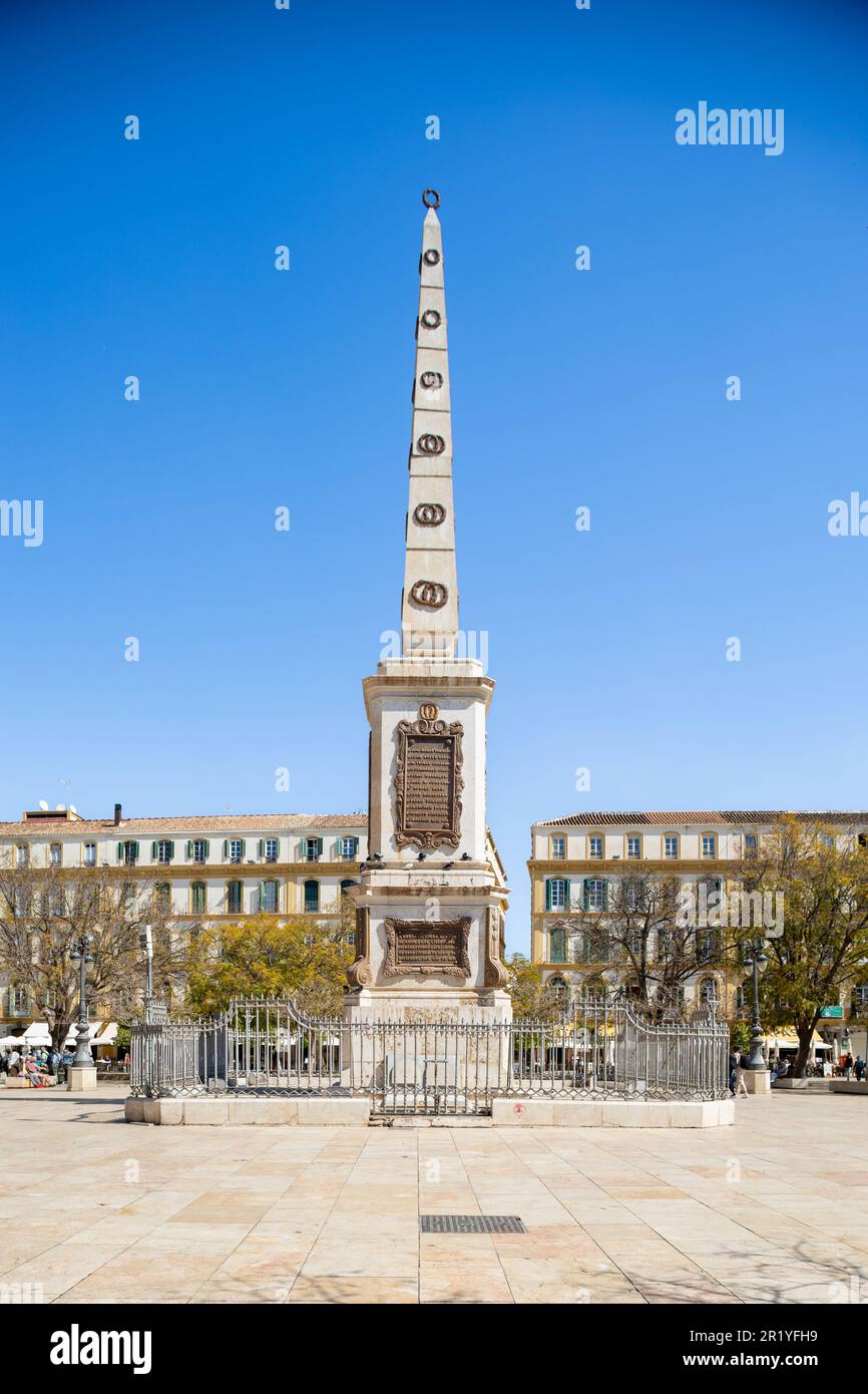 Plaza de la Merced mit dem Obelisken zum Gedenken an General Cortijos, Malaga Spanien. Stockfoto