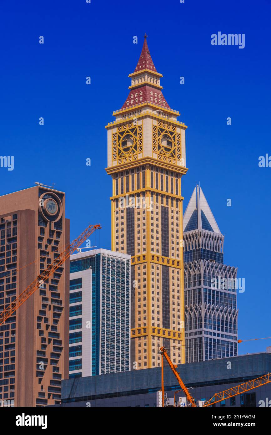 DUBAI, VEREINIGTE ARABISCHE EMIRATE - 6. FEBRUAR 2019: Architecture od Trade Centre 2 oder Dubai Financial Centre im Westen von Dubai, entlang Scheich Zayed Stockfoto