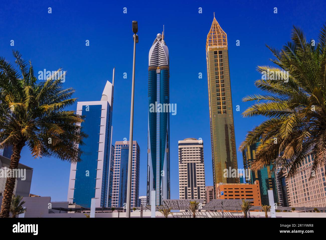 DUBAI, VEREINIGTE ARABISCHE EMIRATE - 6. FEBRUAR 2019: Architecture od Trade Centre 2 oder Dubai Financial Centre im Westen von Dubai, entlang Scheich Zayed Stockfoto