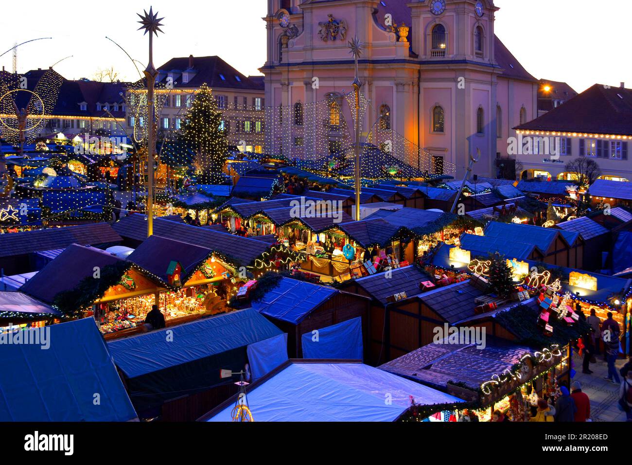 Baden-Württemberg, Ludwigsburg, Weihnachtsmarkt auf dem Marktplatz, Marktstände, Barockmarkt Ludwigsburg Stockfoto