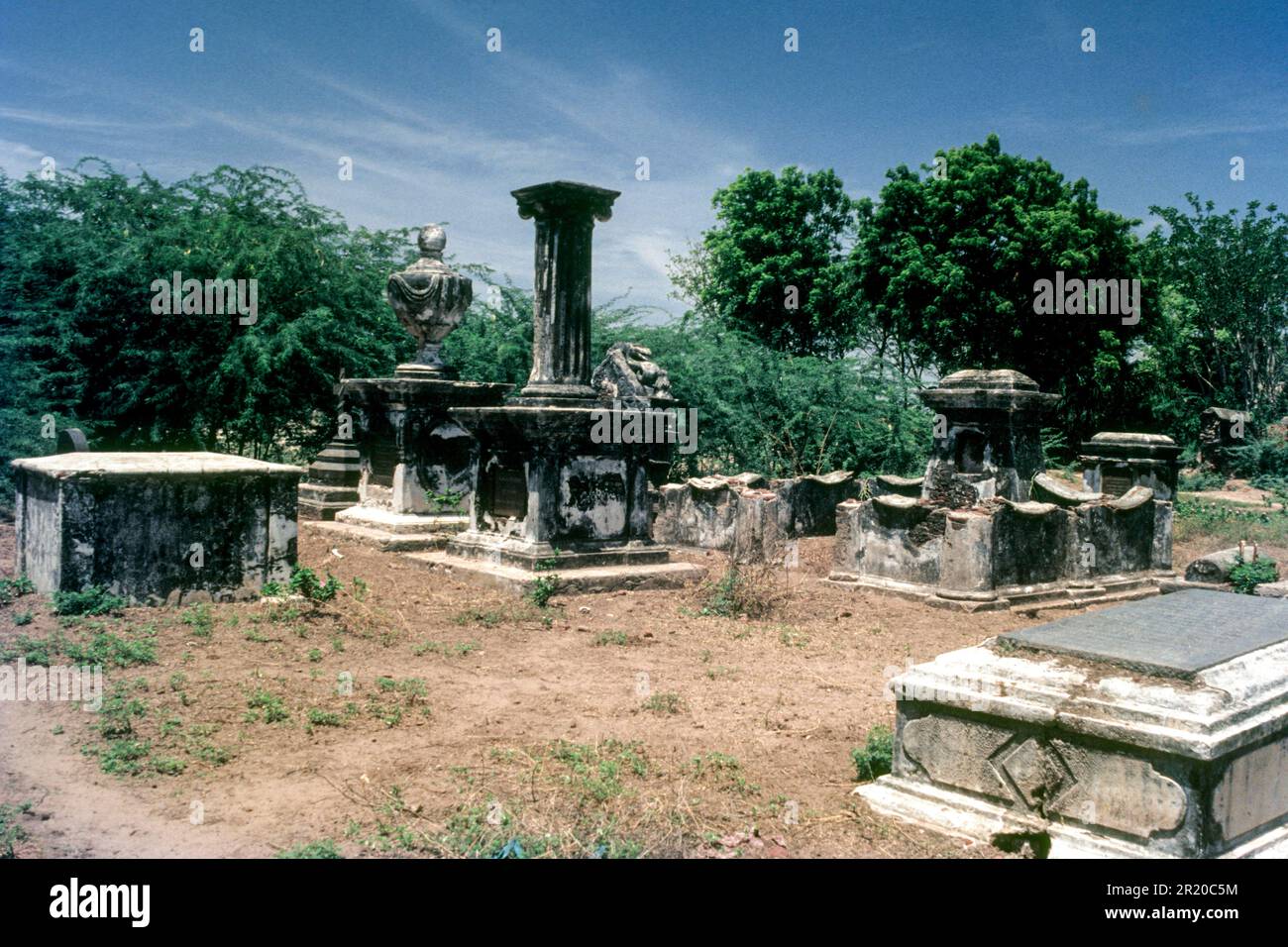 Alte dänische Friedhöfe aus dem 19. Jahrhundert in Tharangambadi Tranquebar, Tamil Nadu, Südindien, Indien, Asien Stockfoto