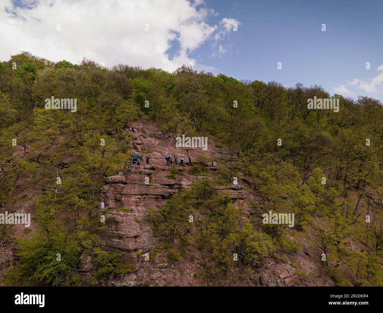 Zsongor-ko ist ein berühmter Aussichtspunkt im Meksek-Gebirge Ungarn. In der Nähe befindet sich das Dorf Kovagoszolos im Bezirk Baranya. Beliebtes Wanderziel. Stockfoto