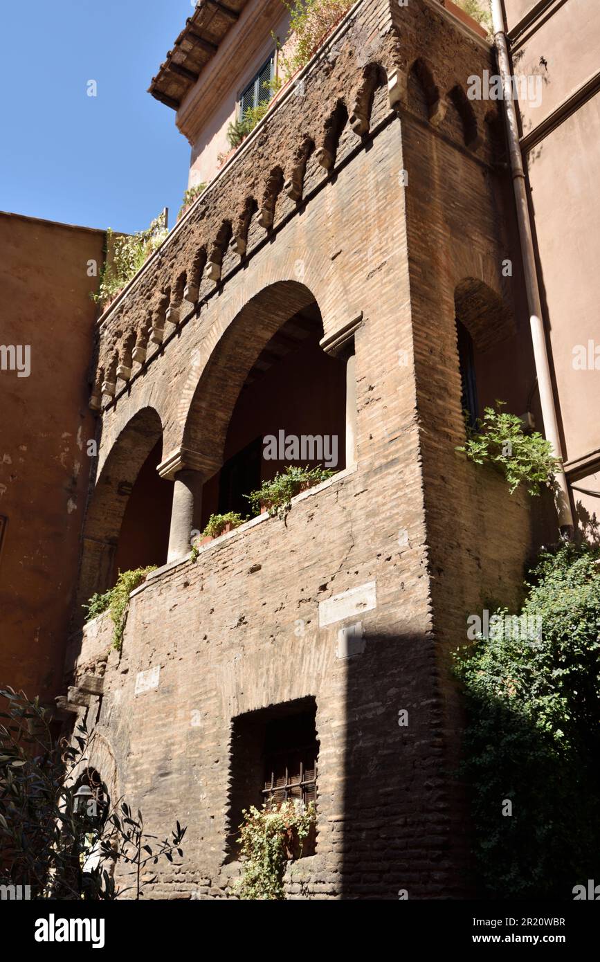 Mittelalterliches Gebäude an der Stelle der ältesten Synagoge in Rom, Vicolo dell'Atleta, Trastevere, Rom, Italien Stockfoto