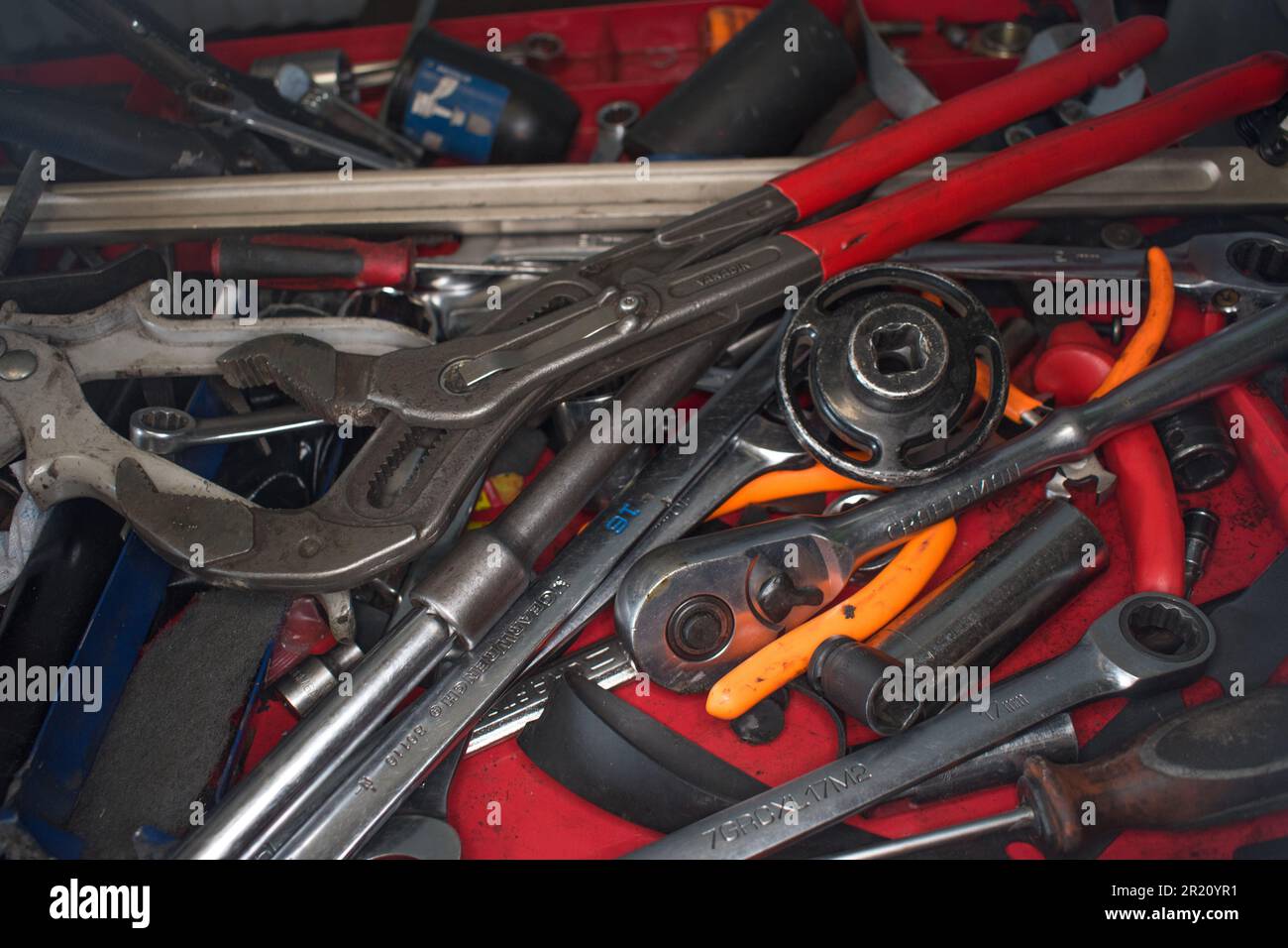 Zufällige Werkzeuge aus der örtlichen Werkstatt. Stockfoto