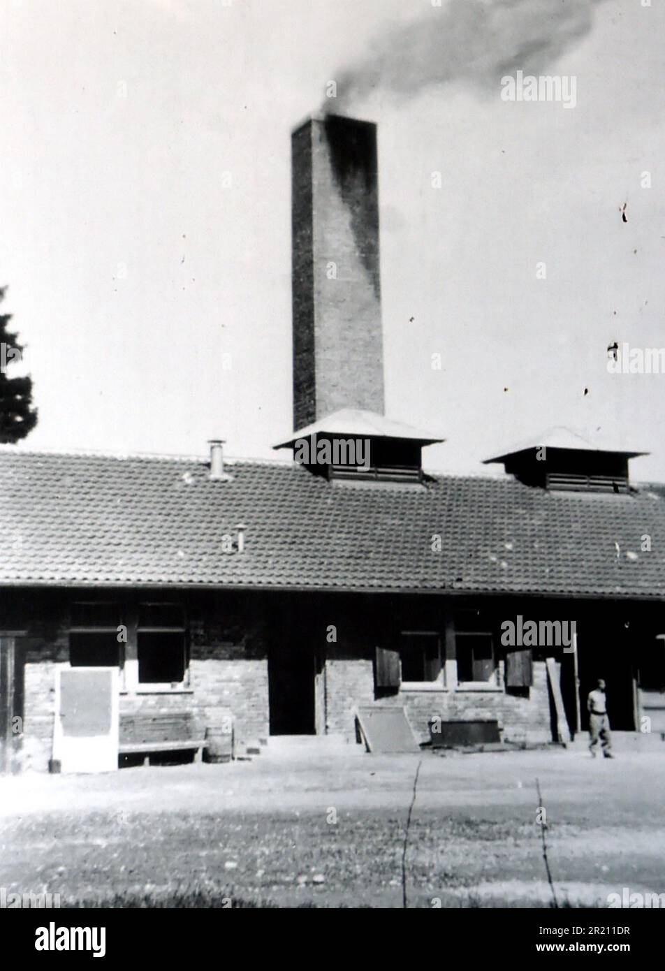 Foto mit einer Krematorie, die im Konzentrationslager Dachau verwendet wird. Das Lager war das erste der 1933 eröffneten Konzentrationslager der Nazis. Die ursprüngliche Absicht des Lagers bestand darin, politische Gefangene festzuhalten. Stockfoto