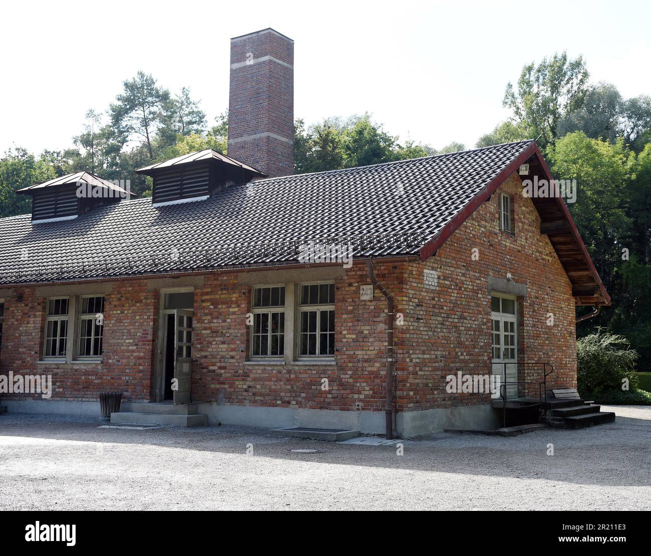 Foto mit einer Krematorie im Konzentrationslager Dachau. Das Lager war das erste der 1933 eröffneten Konzentrationslager der Nazis. Die ursprüngliche Absicht des Lagers bestand darin, politische Gefangene festzuhalten. Stockfoto