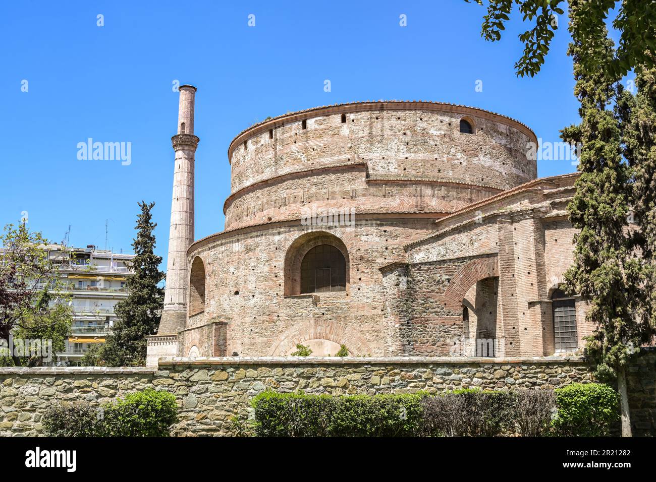 Rotunda Mausoleum von Galerius im Stadtzentrum von Thessaloniki, Griechenland, Wahrzeichen und historisches Denkmal, erbaut im 4. Jahrhundert, heute Museum und orthodoxes Stockfoto