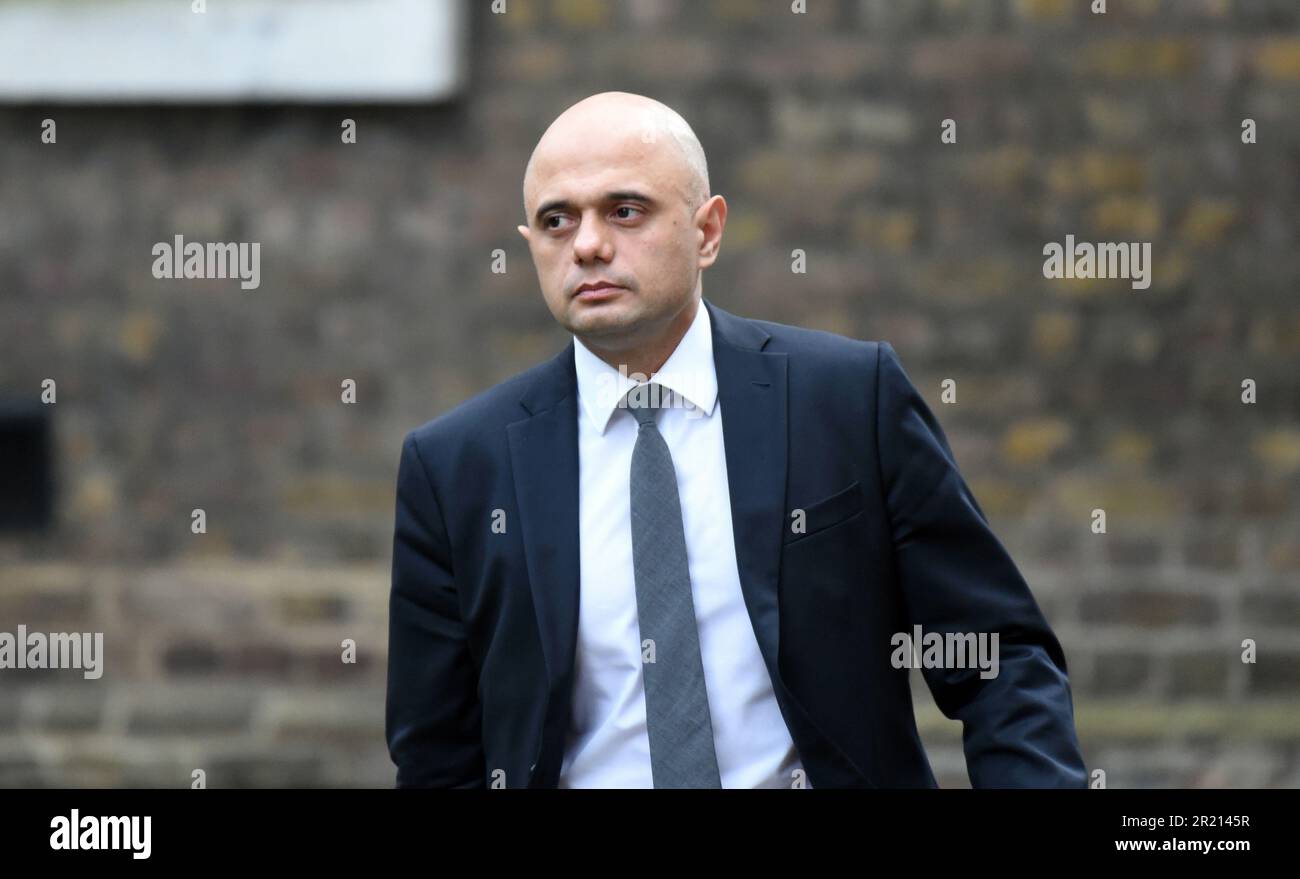 Sajid Javid, Gesundheitsminister, kommt in der Downing Street zu einer Kabinettssitzung vor einer Parlamentsabstimmung über neue Beschränkungen des Coronavirus inmitten der COVID-19-Pandemie an. Dezember 2021. Stockfoto