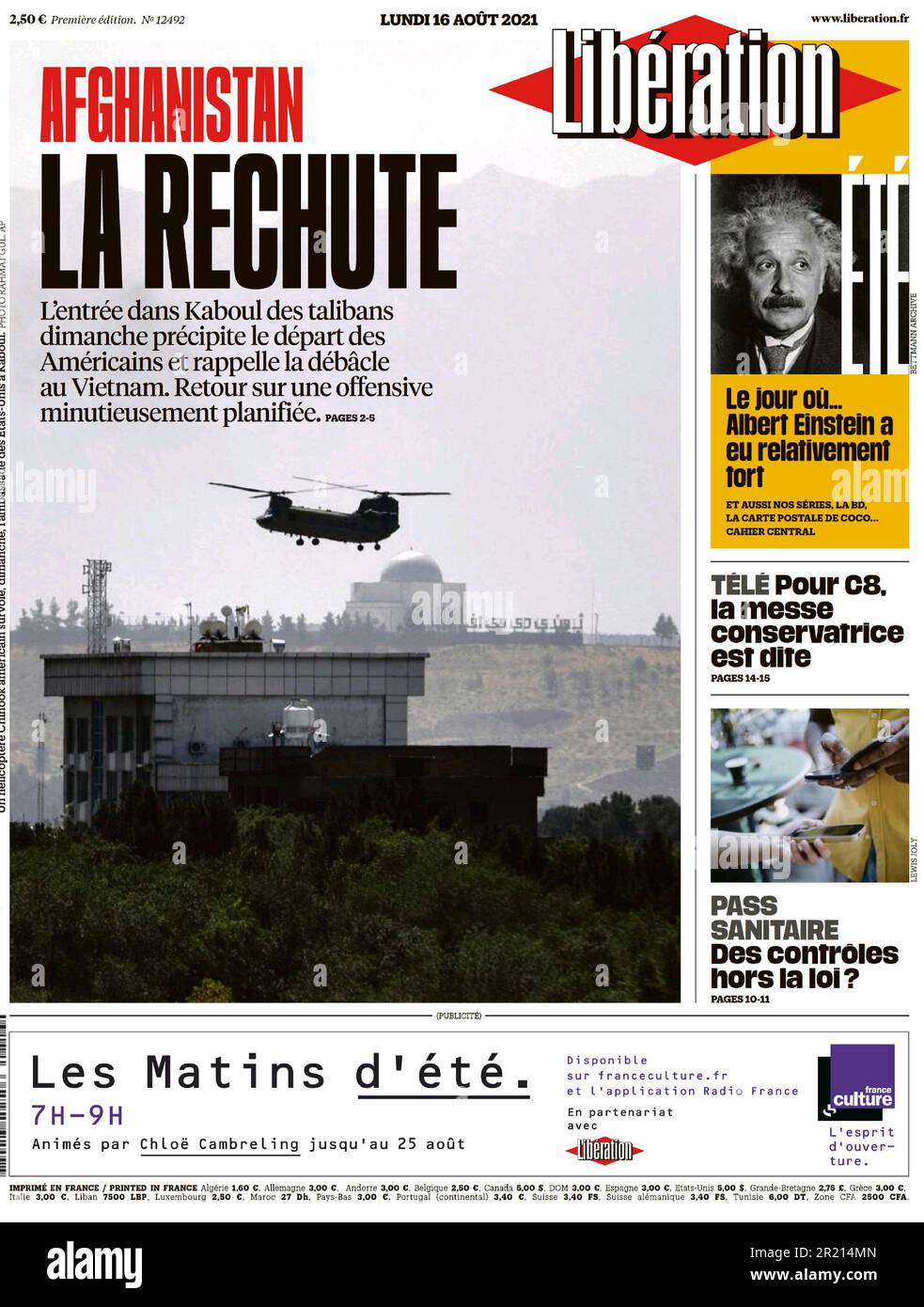 Internationale Zeitungsberichte über den Fall von Kabul 2021, bekannt als der Fall der Islamischen Republik Afghanistan. Die Festnahme der afghanischen Hauptstadt Kabul durch die Taliban am 15. August 2021 war der Höhepunkt einer militärischen Offensive, die im Mai 2021 begann. Die Festnahme der Stadt fand Stunden nach der Flucht von Präsident Ashraf Ghani aus dem Land statt und veranlasste eine internationale Luftfahrt mit fliehenden Zivilisten. Stockfoto