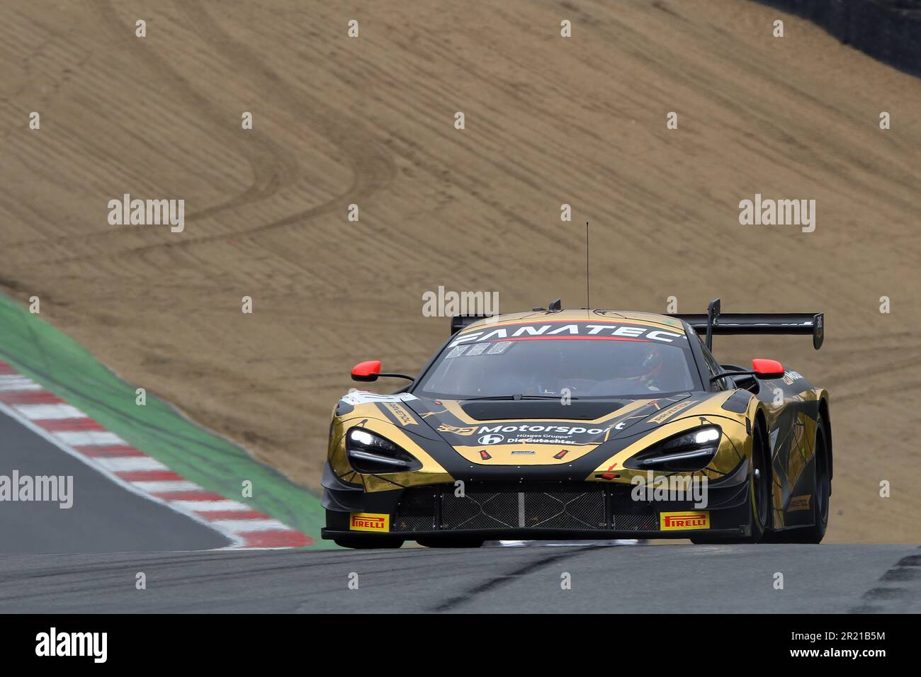 Dean Macdonald - JP Motorsport - fährt McLaren 720S GT3 EVO Nummer 111 beim GT World Challenge Europe Sprint Cup 2023 bei Brands Hatch im Mai 2023 Stockfoto