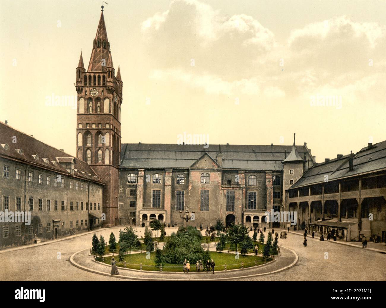 Innenhof und Burgkirche Königsberg, früher Deutschland, heute Kaliningrad in Russland / Innenhof und Kirche der Burg in Königsberg, früher Deutschland, heute Kalinigrad in Russland Stockfoto
