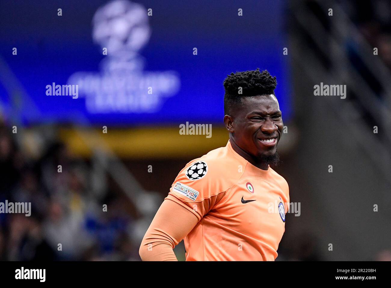 Mailand, Italien. 16. Mai 2023. Andre Onana vom FC Internazionale reats während des Fußballspiels der UEFA Champions League zwischen dem FC Internazionale und dem AC Milan im Stadion San Siro in Mailand (Italien), Mai 16. 2023. Kredit: Insidefoto di andrea staccioli/Alamy Live News Stockfoto