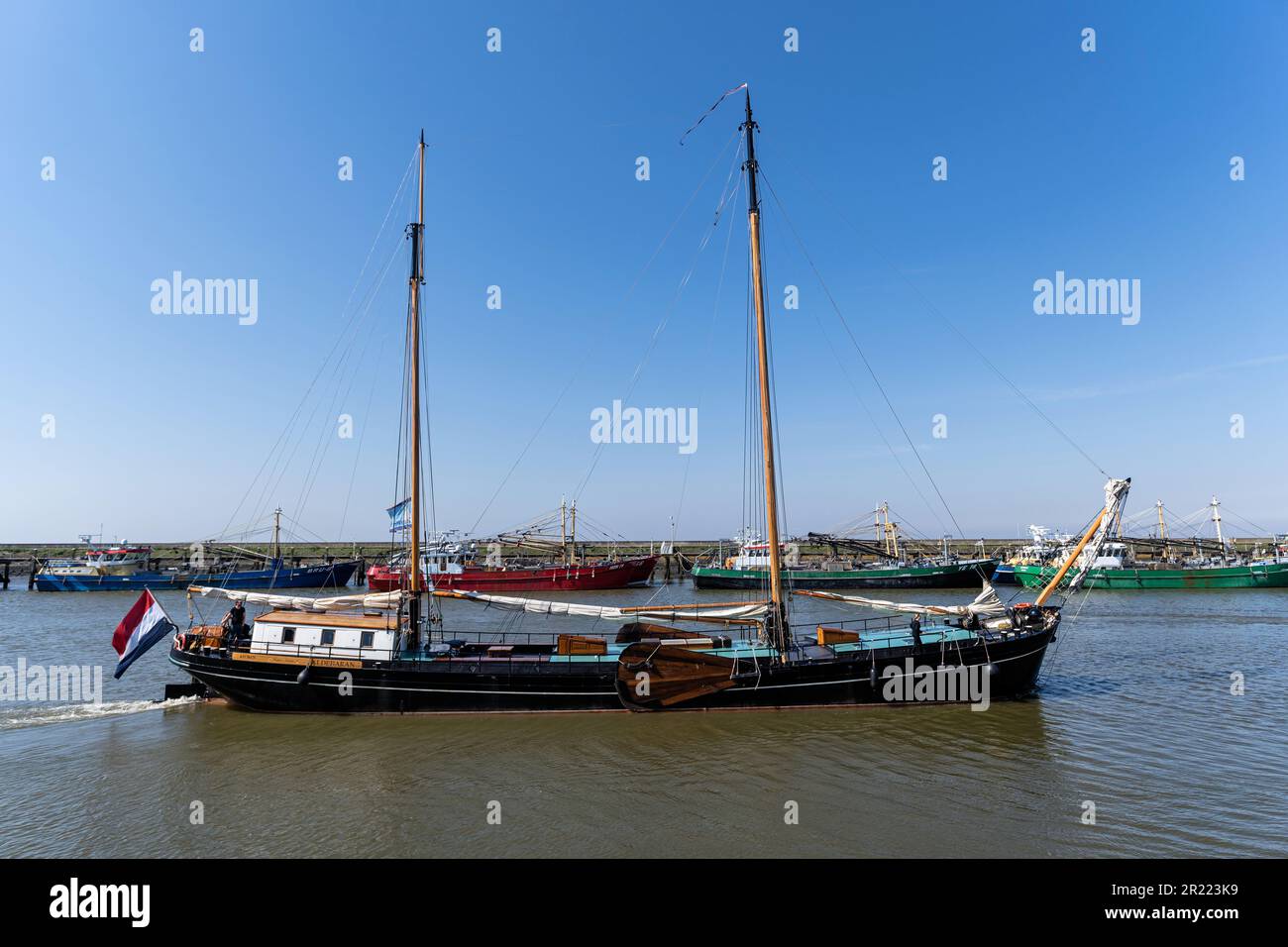 Zweimastschneider Aldebaran im Hafen von Harlingen, Niederlande Stockfoto