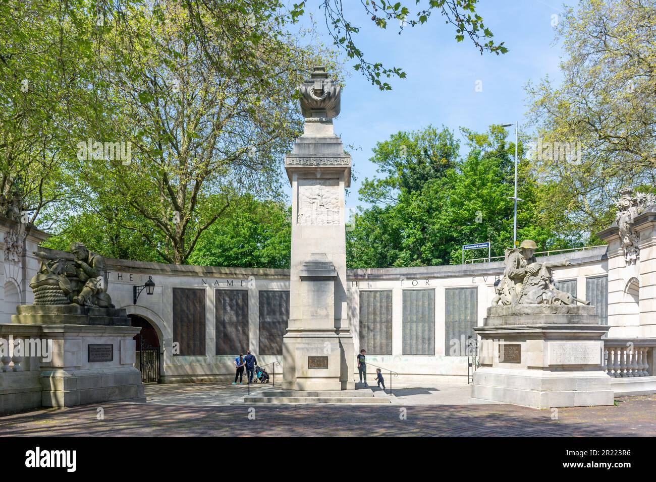 Portsmouth WW1 Cenotaph, Guildhall Square, Portsmouth, Hampshire, England, Vereinigtes Königreich Stockfoto