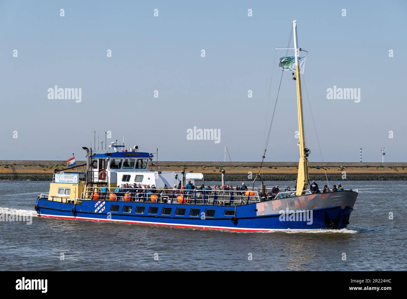 Vergnügungsboot Regina-Andrea im Hafen von Harlingen, Niederlande Stockfoto