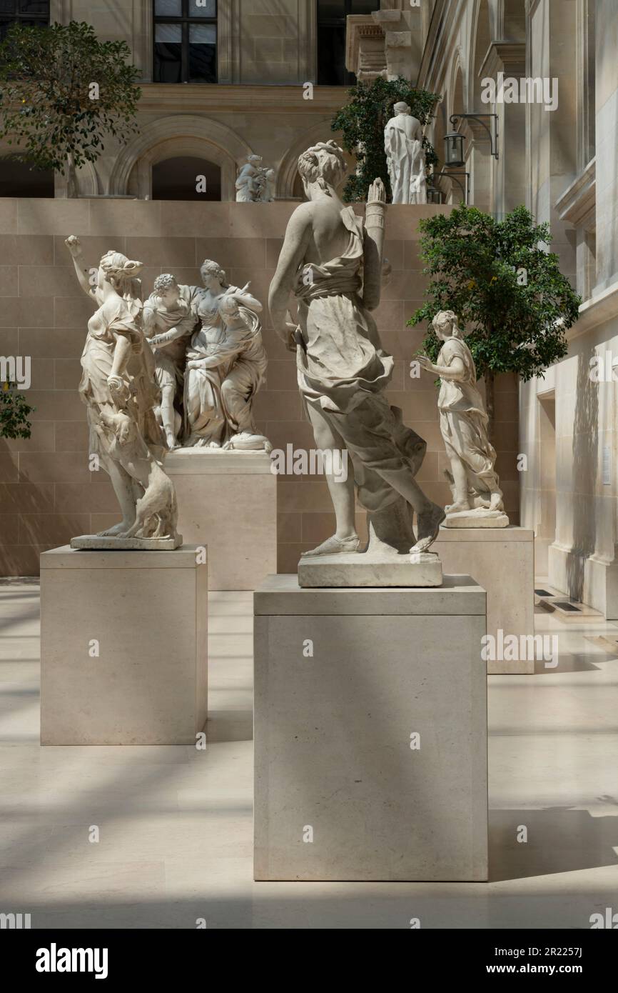 Paris, Frankreich - 05 13 2023: Louvre Museum. Skulptur Amphitrite, Ehefrau des Seegottes Neptun, geschnitzt von Antoine Coysevox Stockfoto