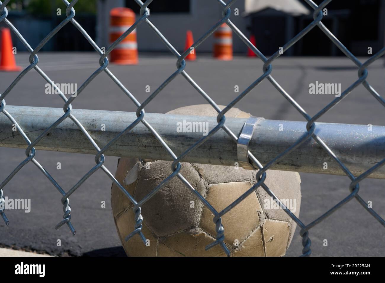 New York, New York, USA. 16. Mai 2023. Schulhof von PS 17 in der Williamsburg-Abteilung von Brooklyn (Credit Image: © Edna Leshowitz/ZUMA Press Wire) NUR REDAKTIONELLE VERWENDUNG! Nicht für den kommerziellen GEBRAUCH! Stockfoto