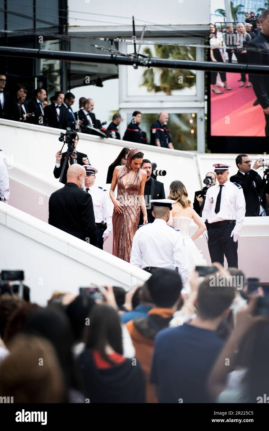 Cannes, Frankreich, 16. Mai 2023, Alessandra Ambrosio besucht den roten Teppich des Festival de Cannes Stockfoto