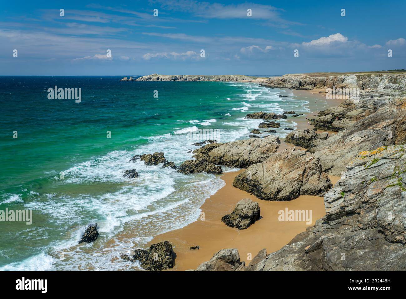 Felsen am Strand an der Westküste der Halbinsel Quiberon, Morbihan, Bretagne, Frankreich Stockfoto