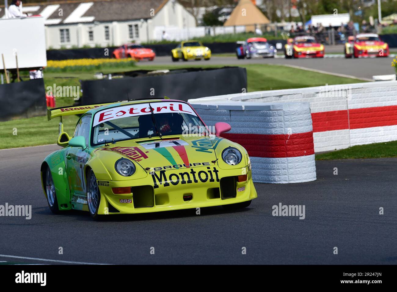 Porsche 911 GT2 Evo Typ 993, Estoril Racing Livery, Porsche 911 60. Anniversary Celebration, mit Rennwagen, die in den 1970er Jahren bis t gewonnen haben Stockfoto