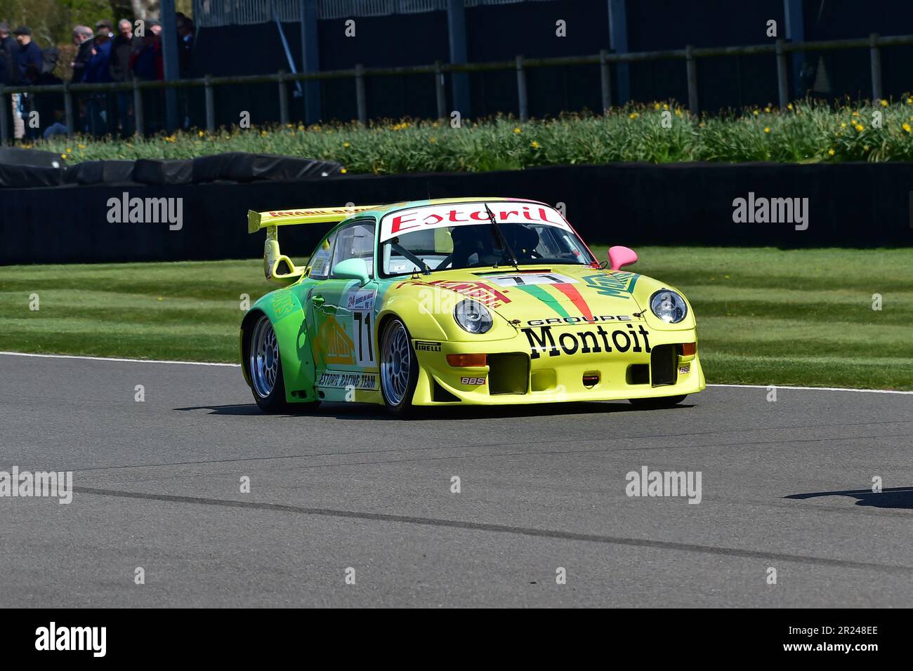 Porsche 911 GT2 Evo Typ 993, Estoril Racing Livery, Porsche 911 60. Anniversary Celebration, mit Rennwagen, die in den 1970er Jahren bis t gewonnen haben Stockfoto