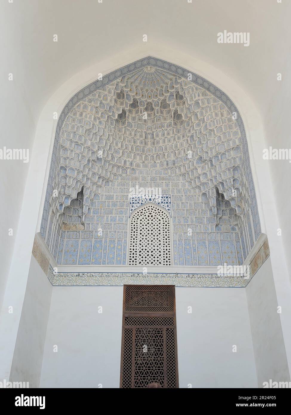 Details der Keramikdekorationen im Amir Temur Mausoleum in Samarkand, Usbekistan Stockfoto