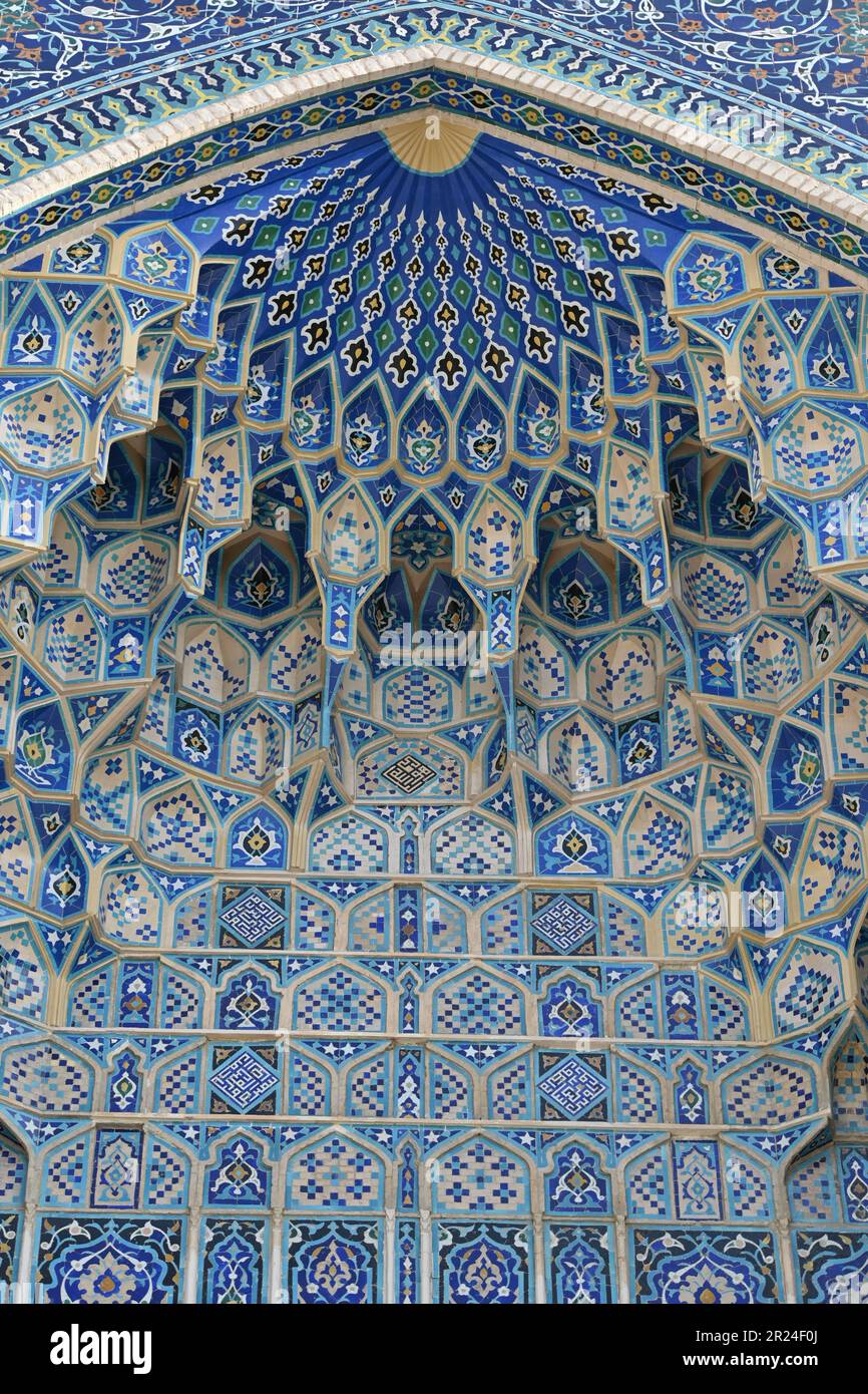 Details der Keramikdekorationen im Amir Temur Mausoleum in Samarkand, Usbekistan Stockfoto