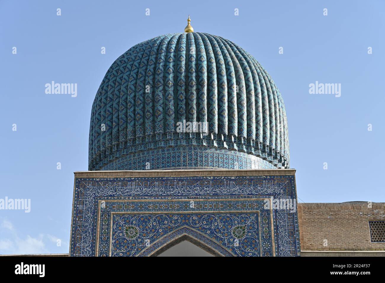 Details der Keramikdekorationen im Amir Temur Mausoleum in Samarkand, Usbekistan Stockfoto