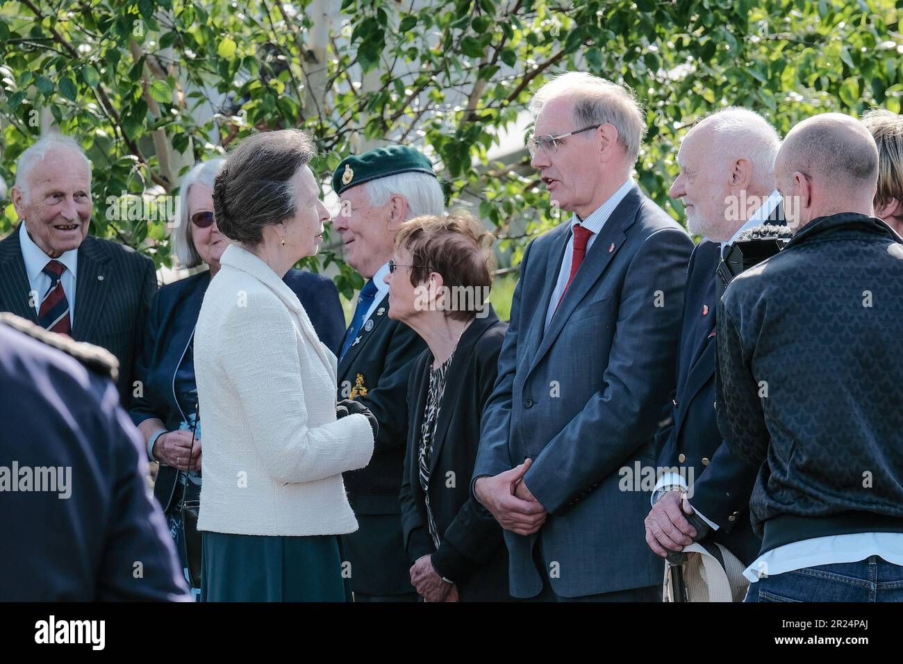 National Memorial Arboretum, Großbritannien. 16. Mai 2023 HRH die Prinzessin Royal feiert den 60. Jahrestag der Royal British Legions, an dem der letzte Soldat aus dem National Service entlassen wurde, und trifft Soldaten und Frauen, die in den verschiedenen Konflikten dienten. Credit Mark Lear/Alamy Live News Stockfoto