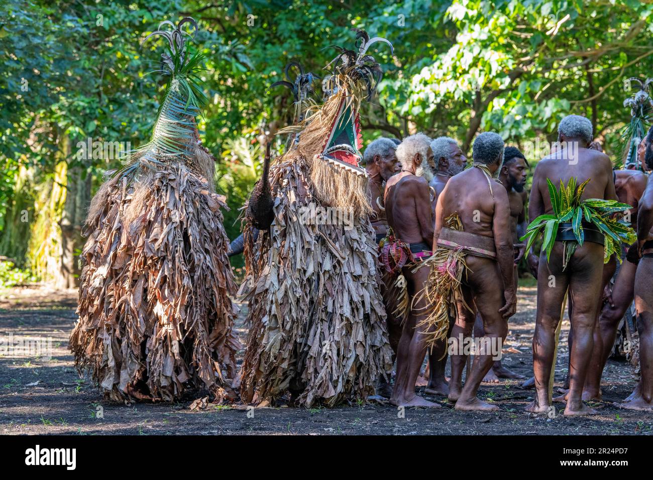 Melanesien, Vanuatu, Ambrym-Inseln, Dorf Ranon. Traditioneller „Rom“-Tanz, einzigartig in diesem Dorf. Stockfoto