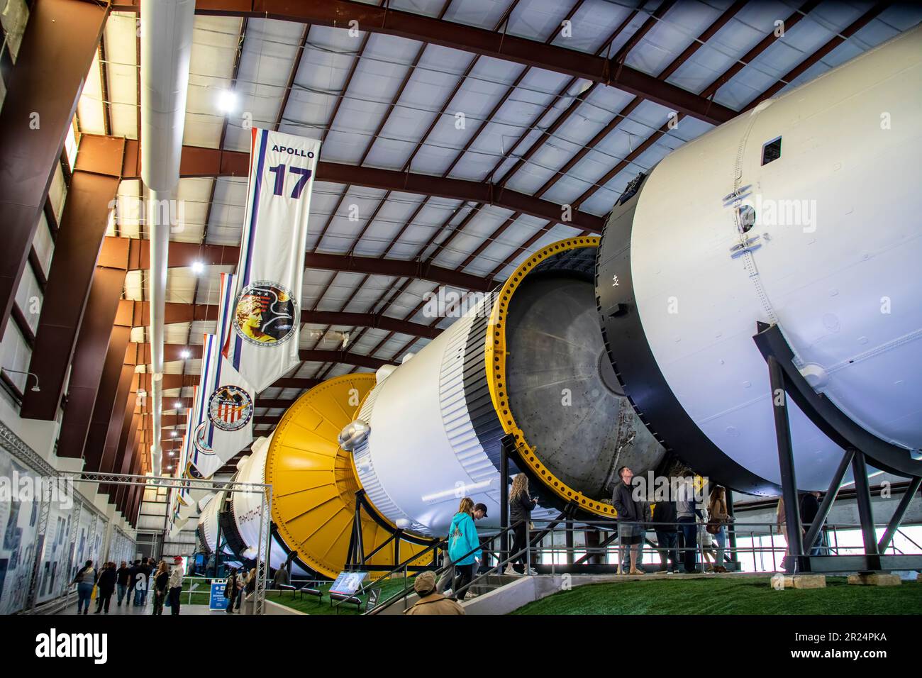 Houston USA 4. Februar 2023: Die Saturn V Rakete im NASA Johnson Space Center ist die höchste, schwerste und leistungsstärkste Rakete aller Zeiten Stockfoto