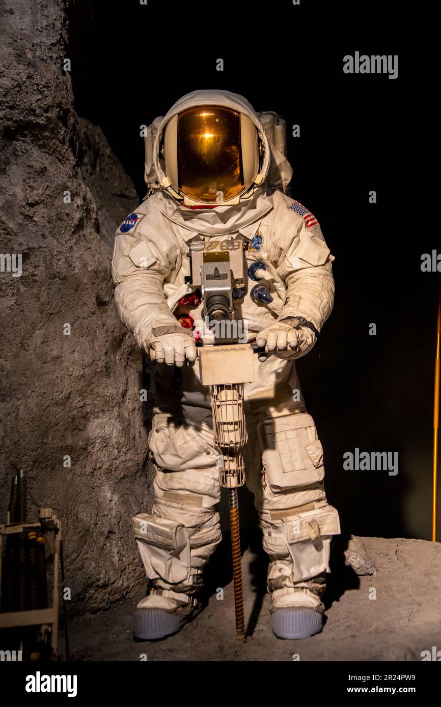 Houston USA 4. Februar 2023: Die Szene im Space Center Houston: Astronauten bauten Löcher in die Mondoberfläche. Stockfoto