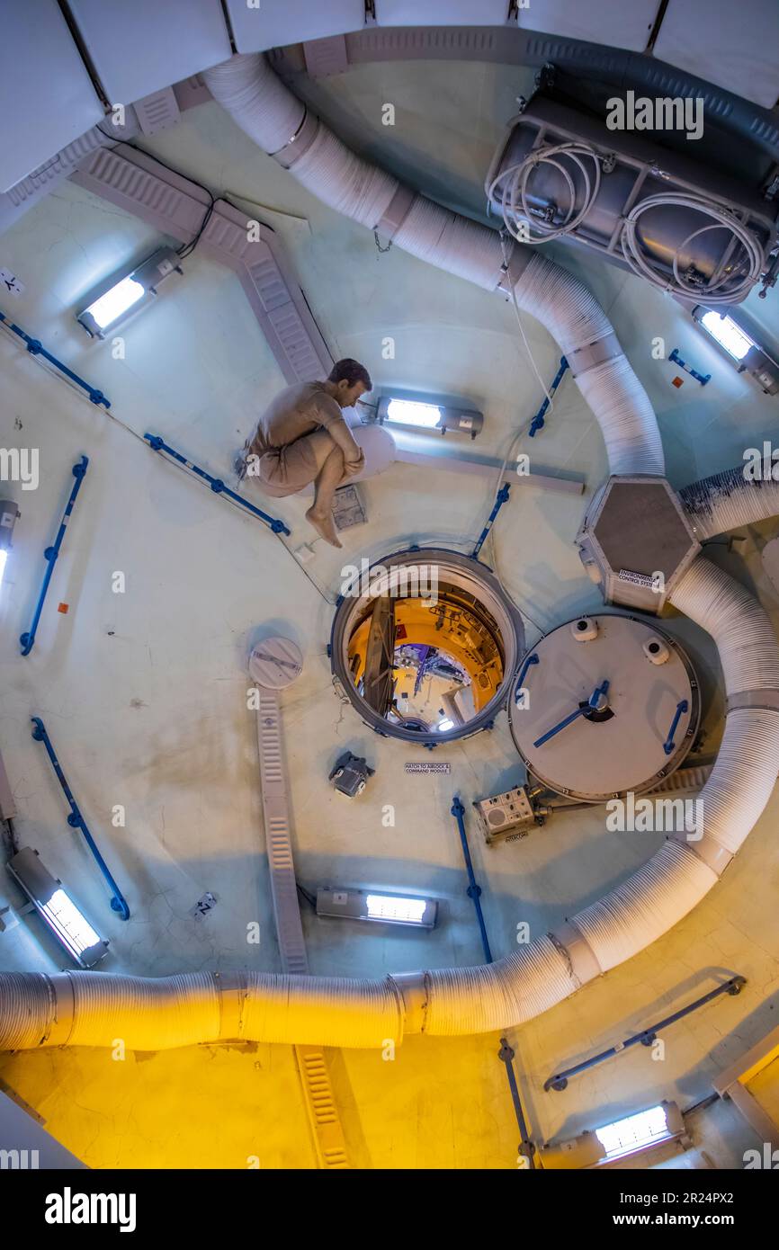Houston USA 4. Februar 2023: Die Innenansicht des Skylab 1-G Trainers im Space Center Houston. Aus der Endphase einer Saturn-V-Rakete Stockfoto